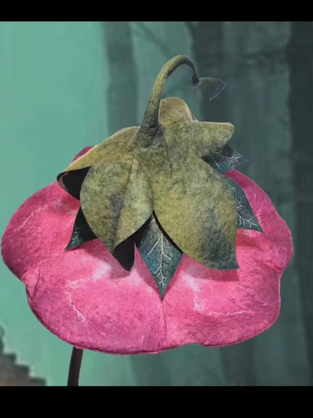 Fairy or Elven Flower Hat, Pink Felt Flower with Green Leaf Top, NWOT 🌺